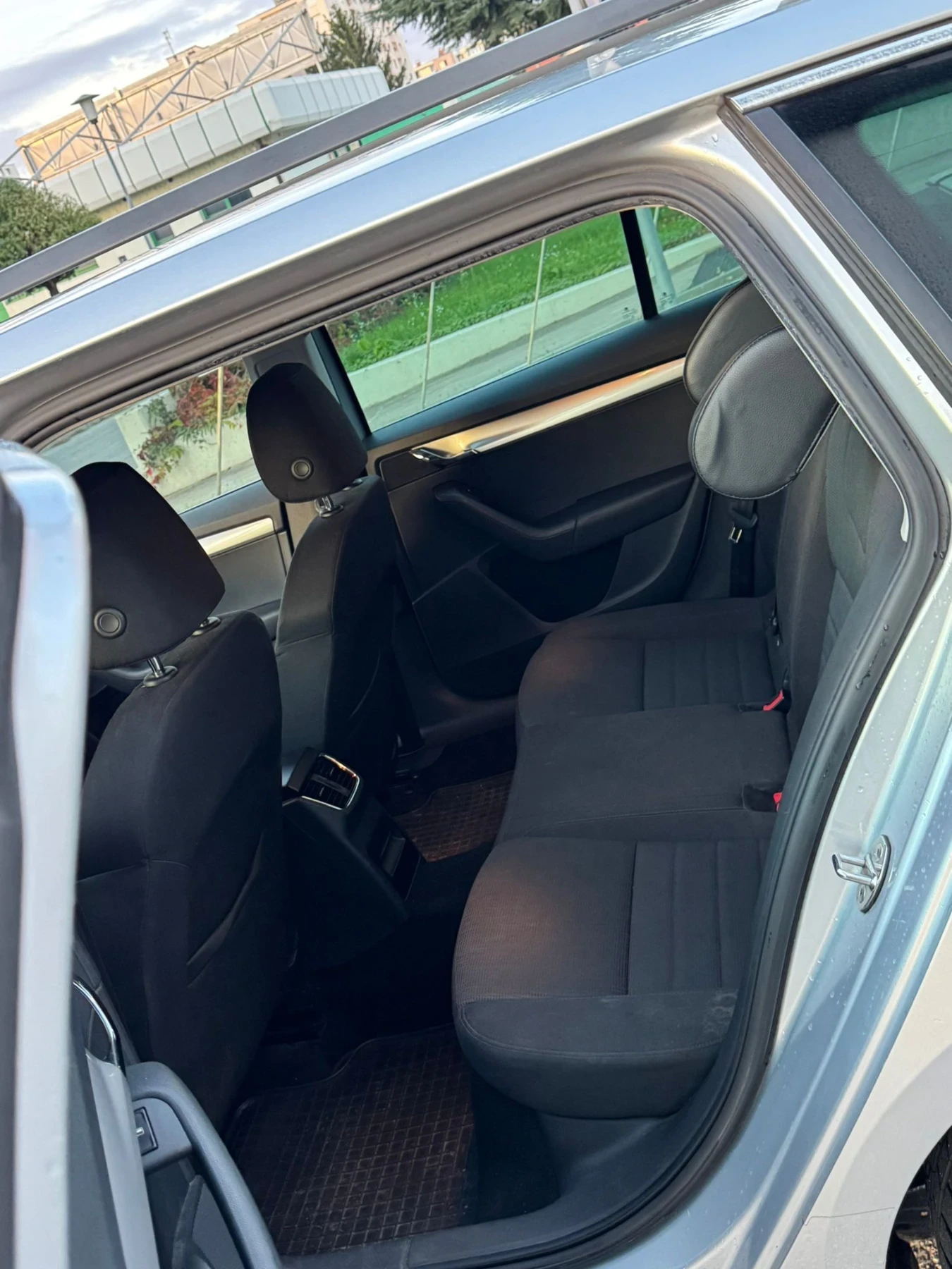 Skoda Octavia 2.0TDI 150KC 4X4 - изображение 6