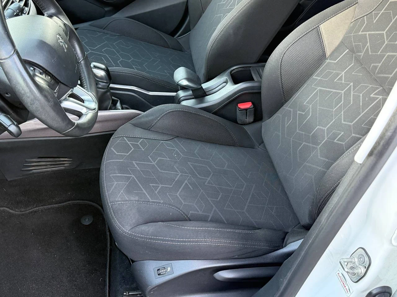 Peugeot 2008 1, 6 HDI-EURO 6 | Mobile.bg   14