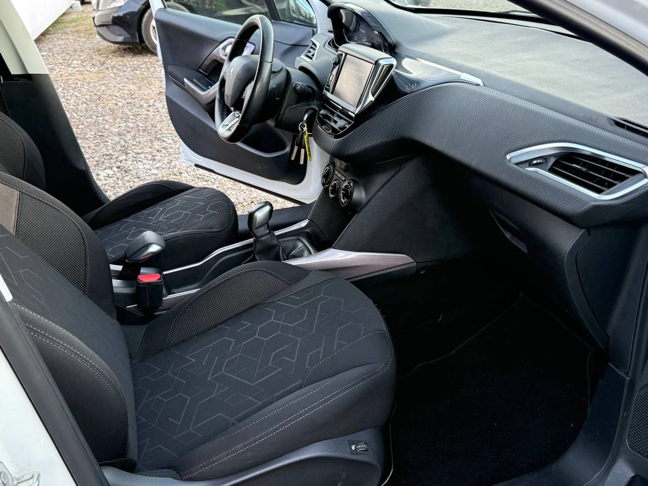 Peugeot 2008 1, 6 HDI-EURO 6 | Mobile.bg   10