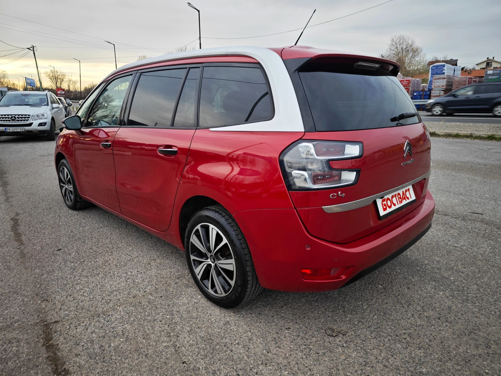 Citroen Grand C4 Picasso 1, 6 HDi Exclusive - изображение 3