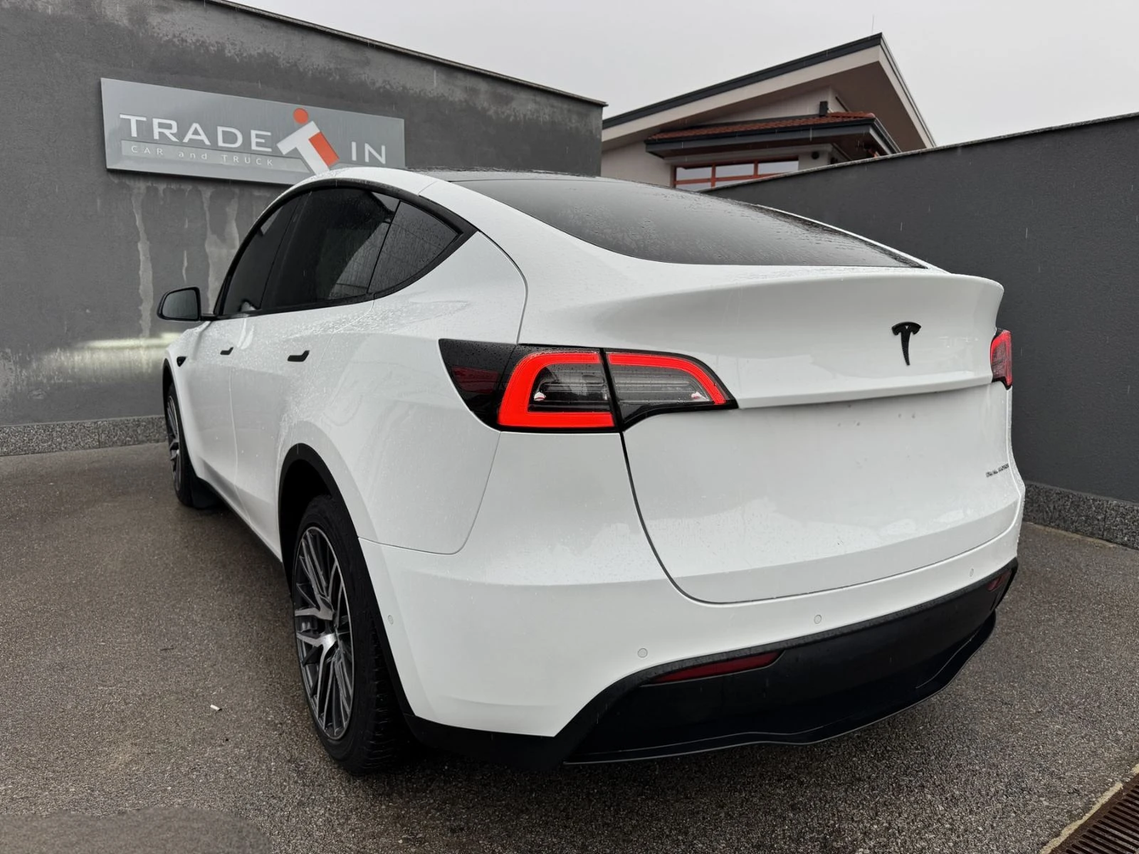 Tesla Model Y LONG RANGE DUAL MOTOR - изображение 6