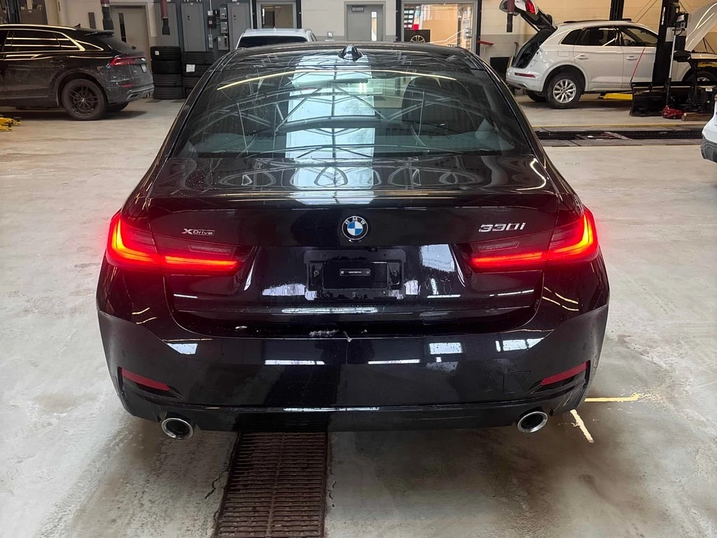 BMW 330 * xDrive * CARFAX * ������� * �������� | Mobile.bg � ����������� 9