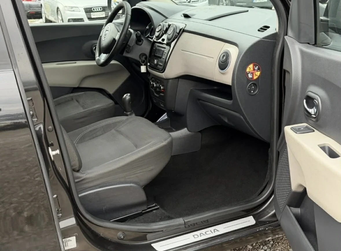 Dacia Lodgy 1.6i 82кс ГАЗ 2015г внос Испания, снимка 9 - Автомобили и джипове - 53761547