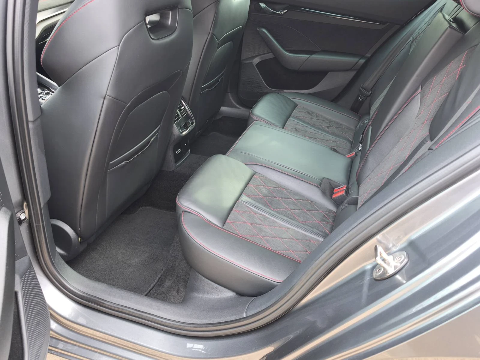 Skoda Octavia VRS 2023 масаж, печка, matrix , снимка 12 - Автомобили и джипове - 53890143