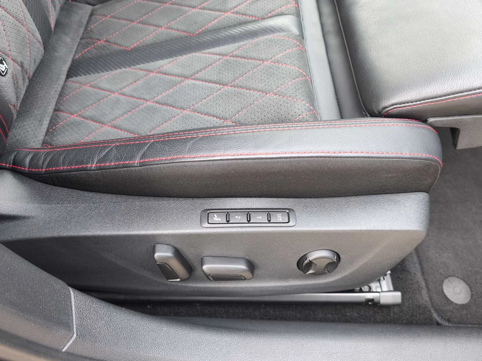 Skoda Octavia VRS 2023 масаж, печка, matrix , снимка 13 - Автомобили и джипове - 53890143