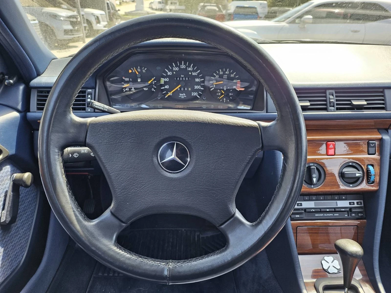 Mercedes-Benz 124, снимка 15 - Автомобили и джипове - 54316470
