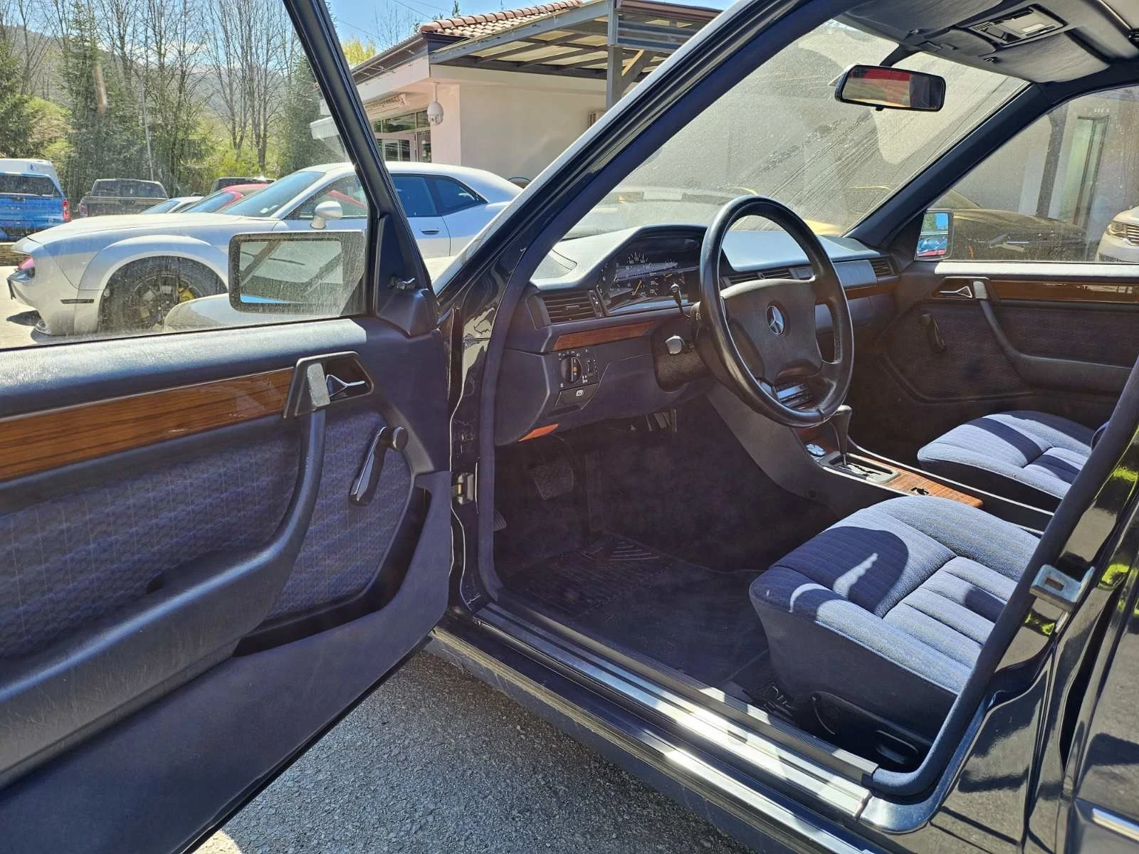 Mercedes-Benz 124, снимка 16 - Автомобили и джипове - 54316470