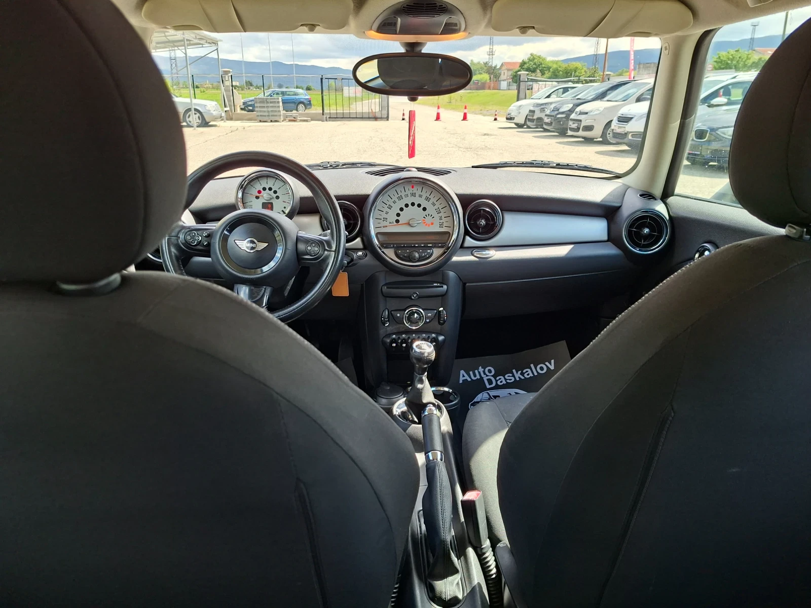 Mini One 1, 6i, снимка 12 - Автомобили и джипове - 54387832