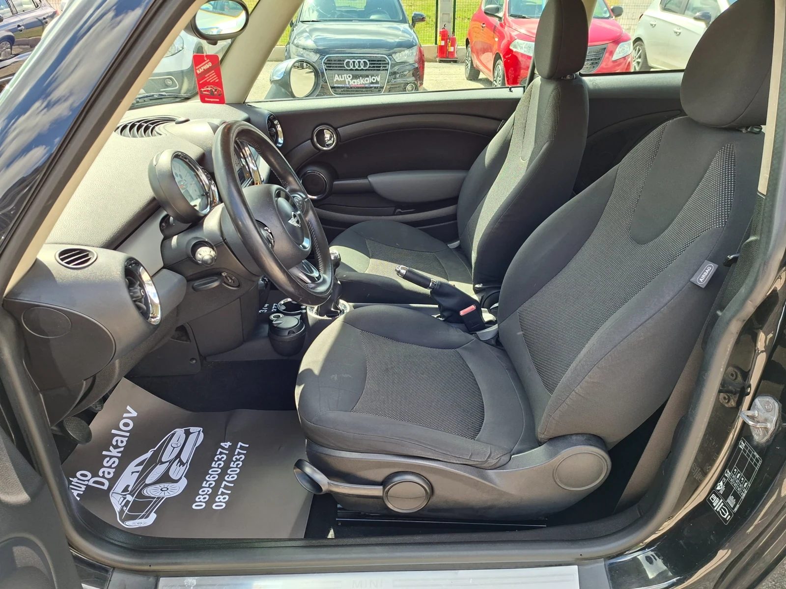 Mini One 1, 6i, снимка 13 - Автомобили и джипове - 54387832