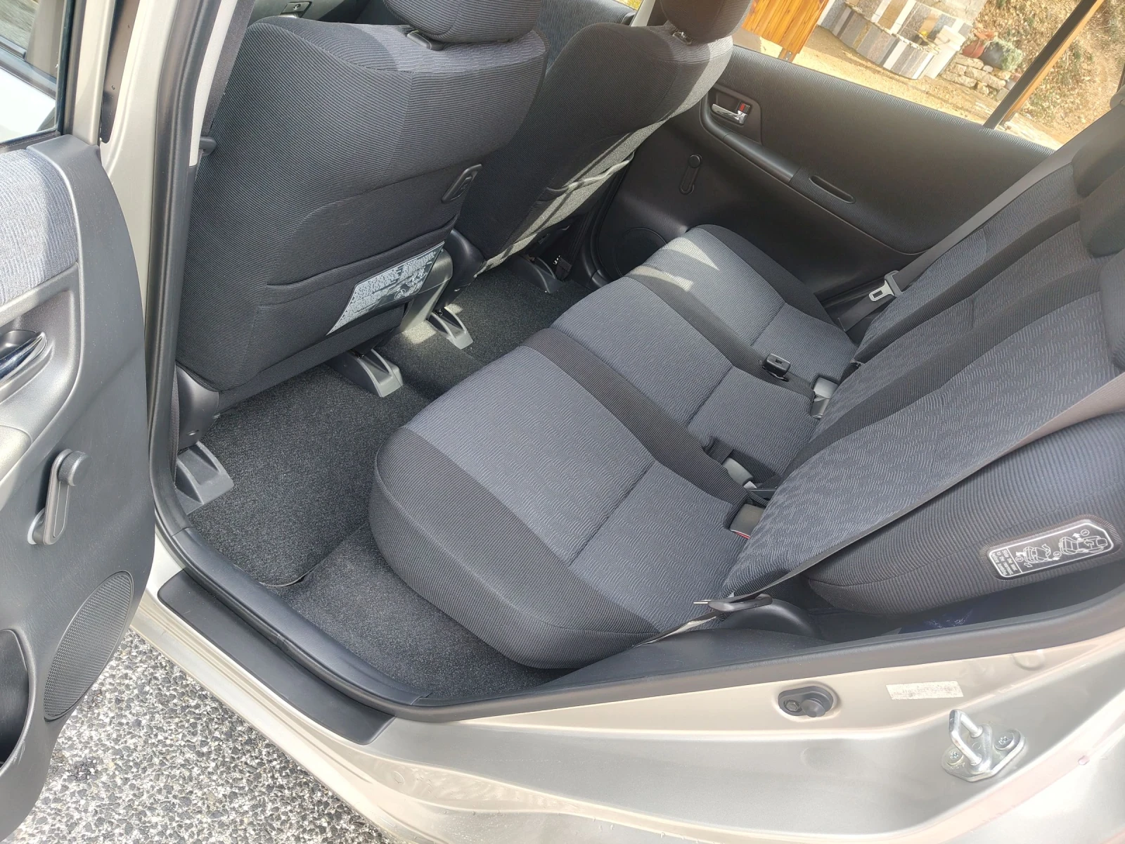 Toyota Corolla verso 2.0D4D, снимка 8 - Автомобили и джипове - 54742892