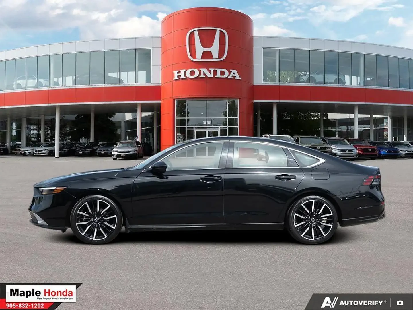 Honda Accord Hybrid Touring Leather Seats| Navigation| Heated S, снимка 3 - Автомобили и джипове - 54837866