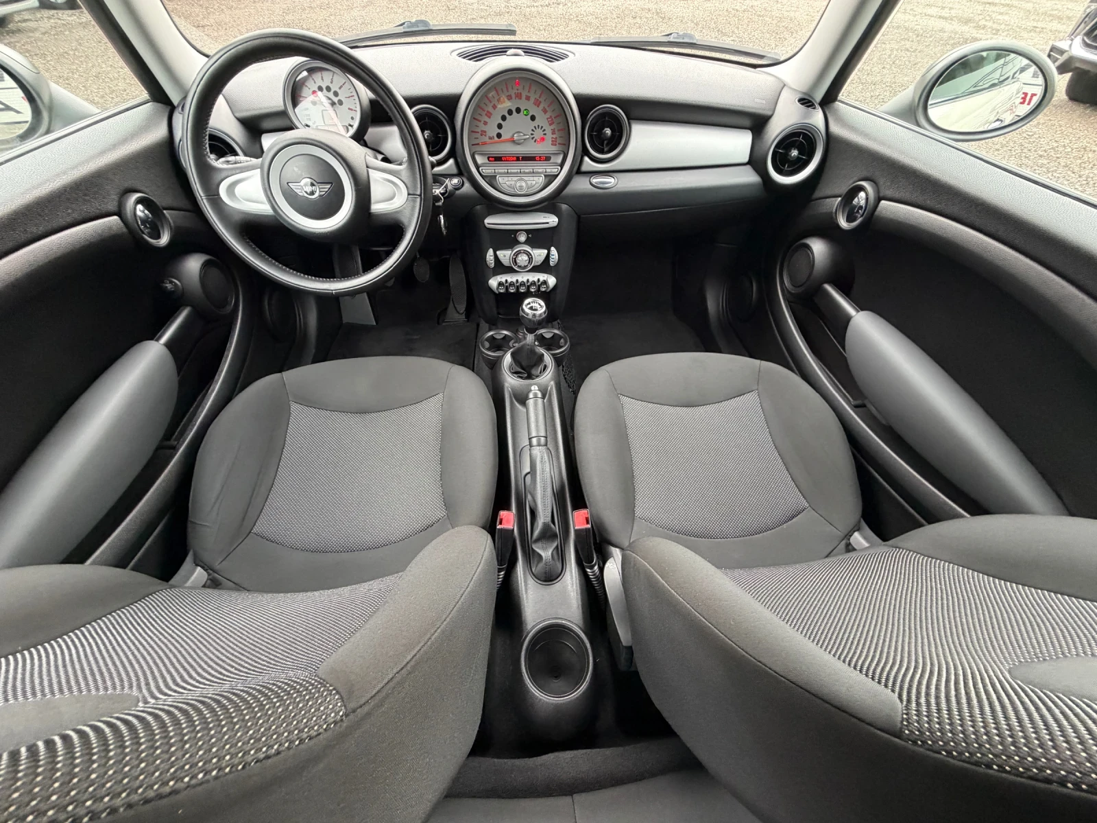 Mini Cooper ONE* 1.6* UNIKAT* REALNI KM* , снимка 10 - Автомобили и джипове - 55387964