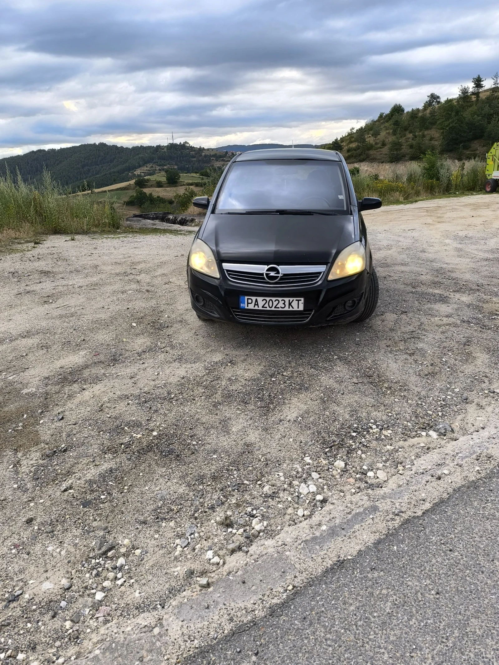 Opel Zafira 1.6 Gaz 6+ 1 , снимка 9 - Автомобили и джипове - 55397174
