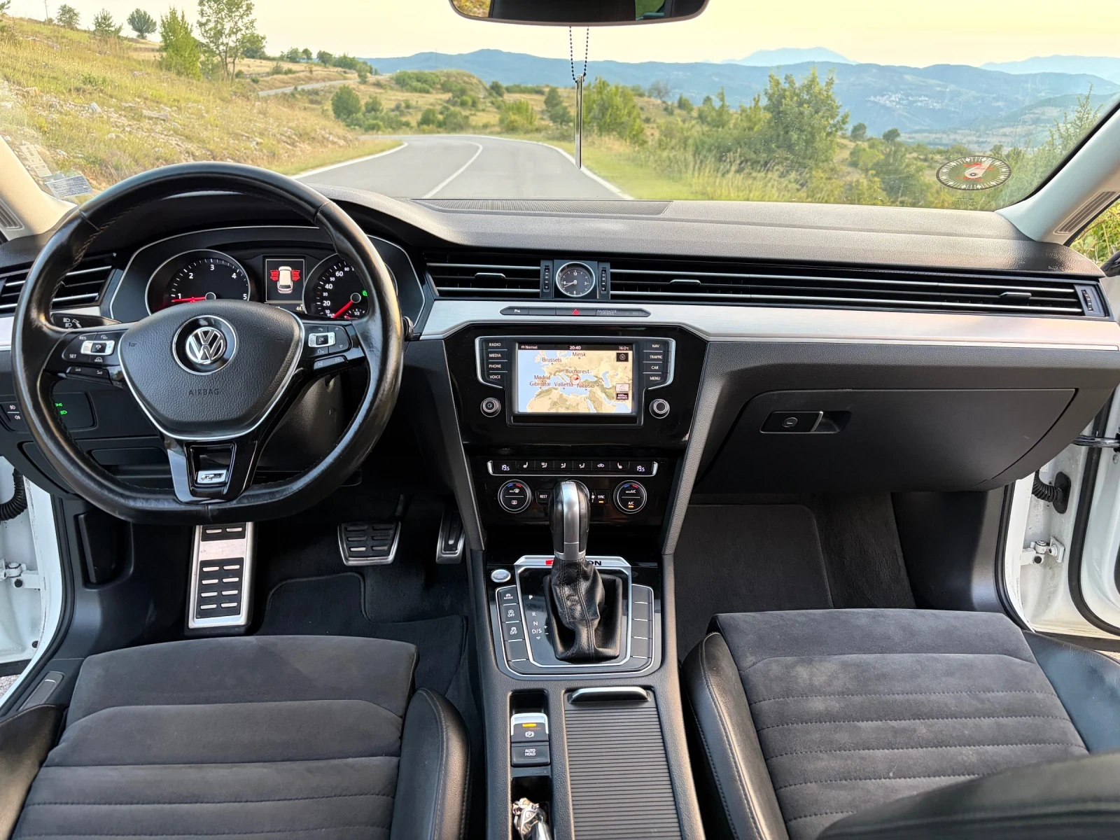 VW Passat 2.0TDI (190 к.с.) Highline / Dynaudio / , снимка 12 - Автомобили и джипове - 55425779