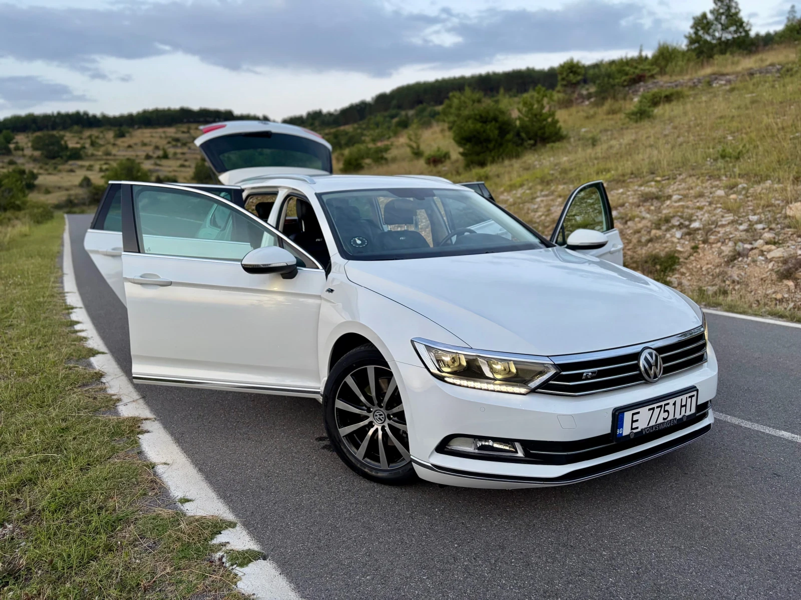 VW Passat 2.0TDI (190 к.с.) Highline / Dynaudio / , снимка 10 - Автомобили и джипове - 55425779