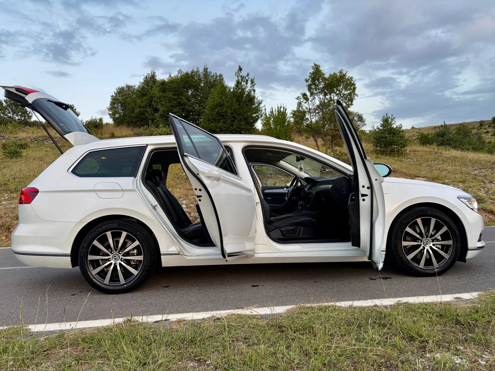 VW Passat 2.0TDI (190 к.с.) Highline / Dynaudio / , снимка 9 - Автомобили и джипове - 55425779