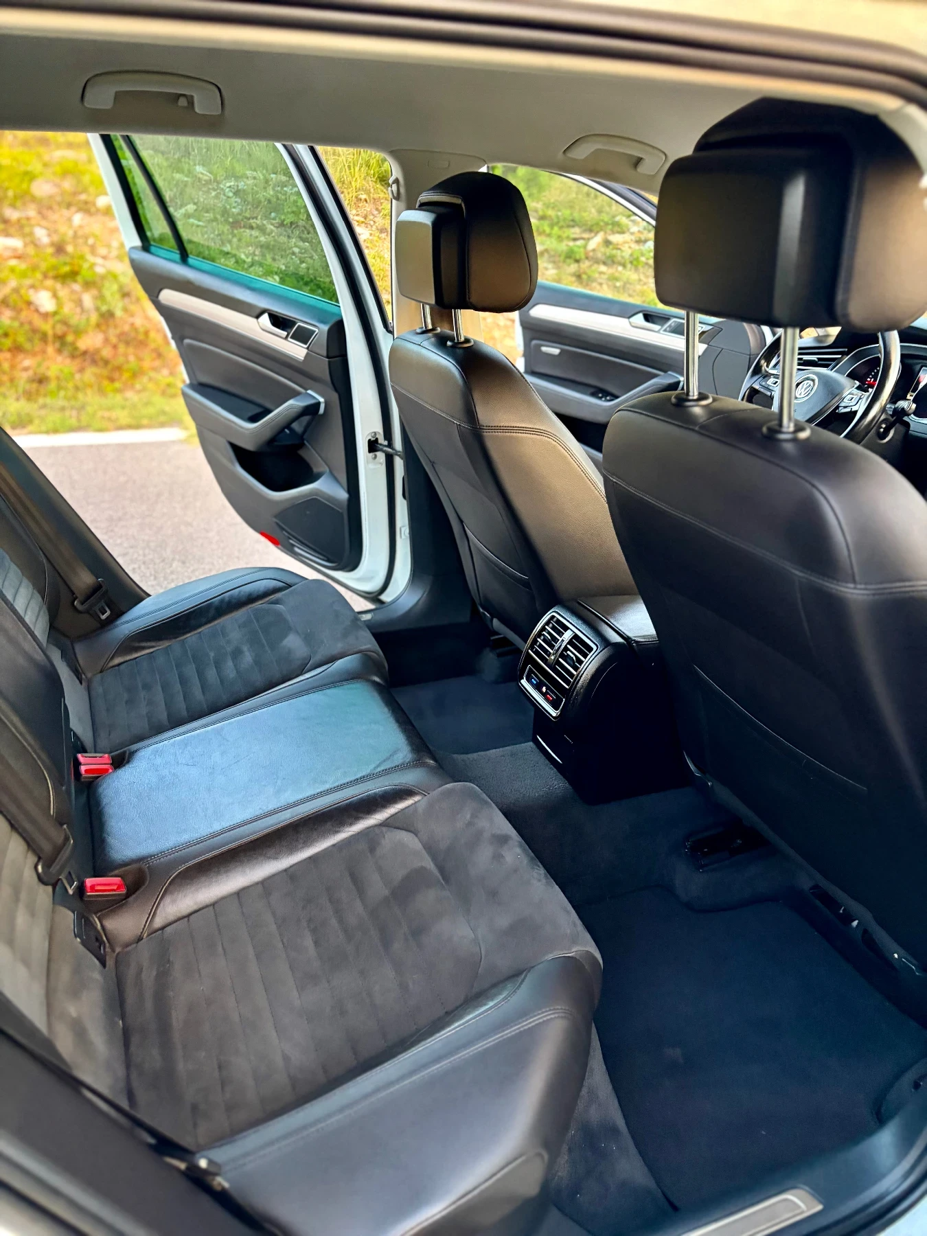VW Passat 2.0TDI (190 к.с.) Highline / Dynaudio / , снимка 15 - Автомобили и джипове - 55425779