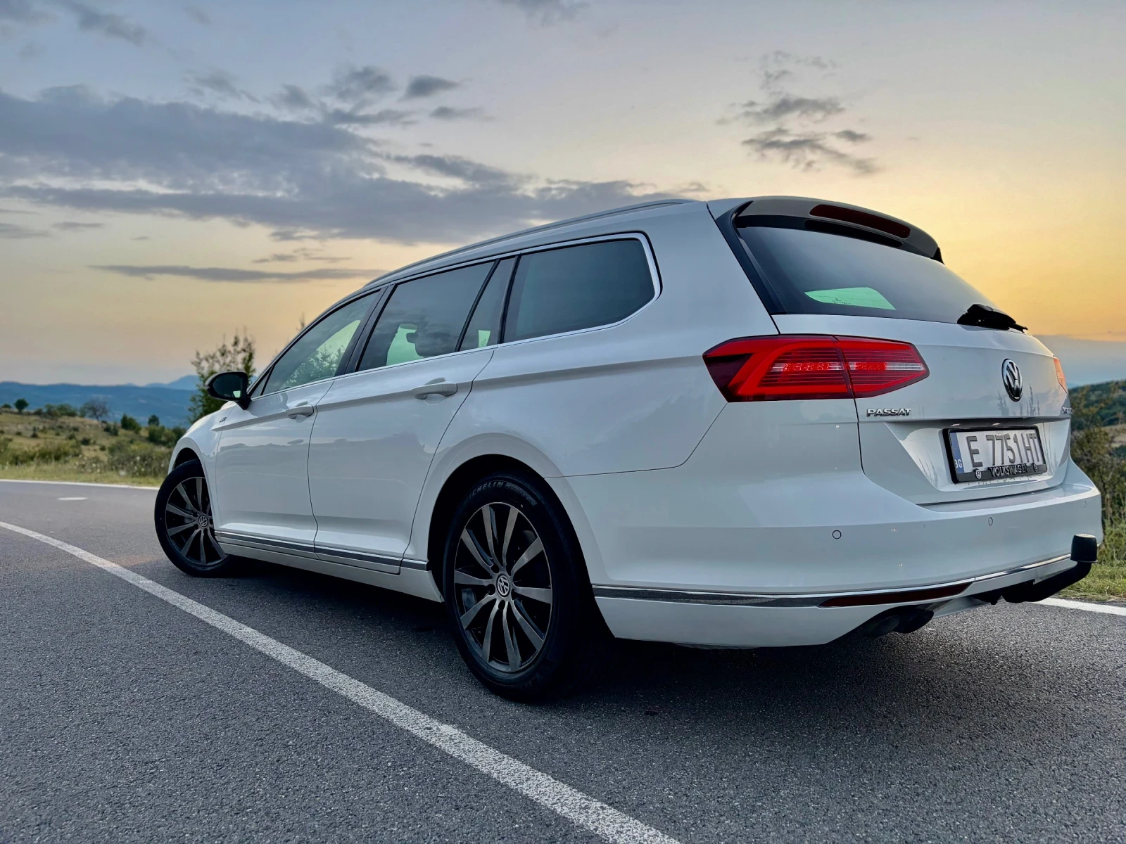 VW Passat 2.0TDI (190 к.с.) Highline / Dynaudio / , снимка 4 - Автомобили и джипове - 55425779