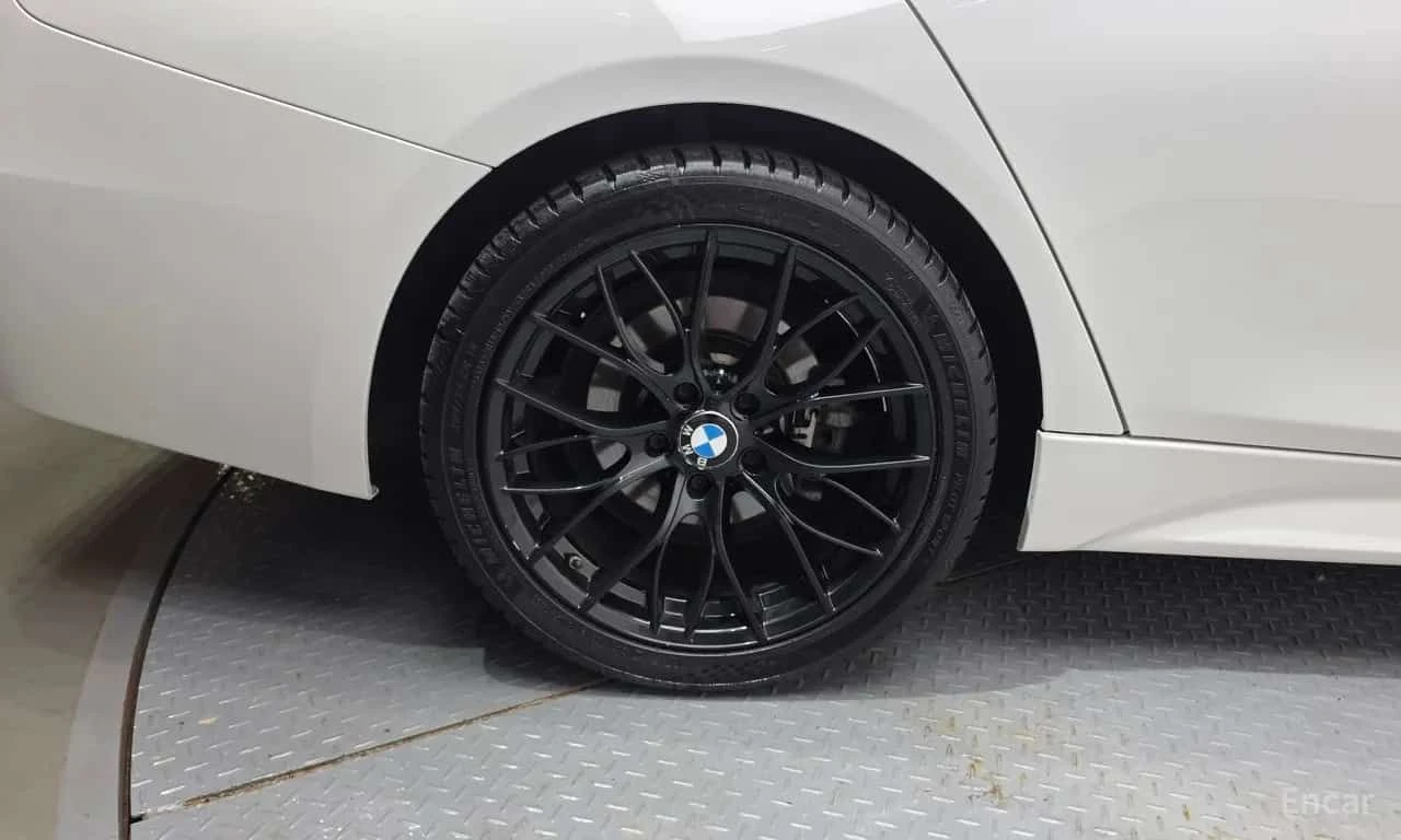BMW 330 * 330i M Sport * ЦЕНА ДО БГ, снимка 15 - Автомобили и джипове - 55577922