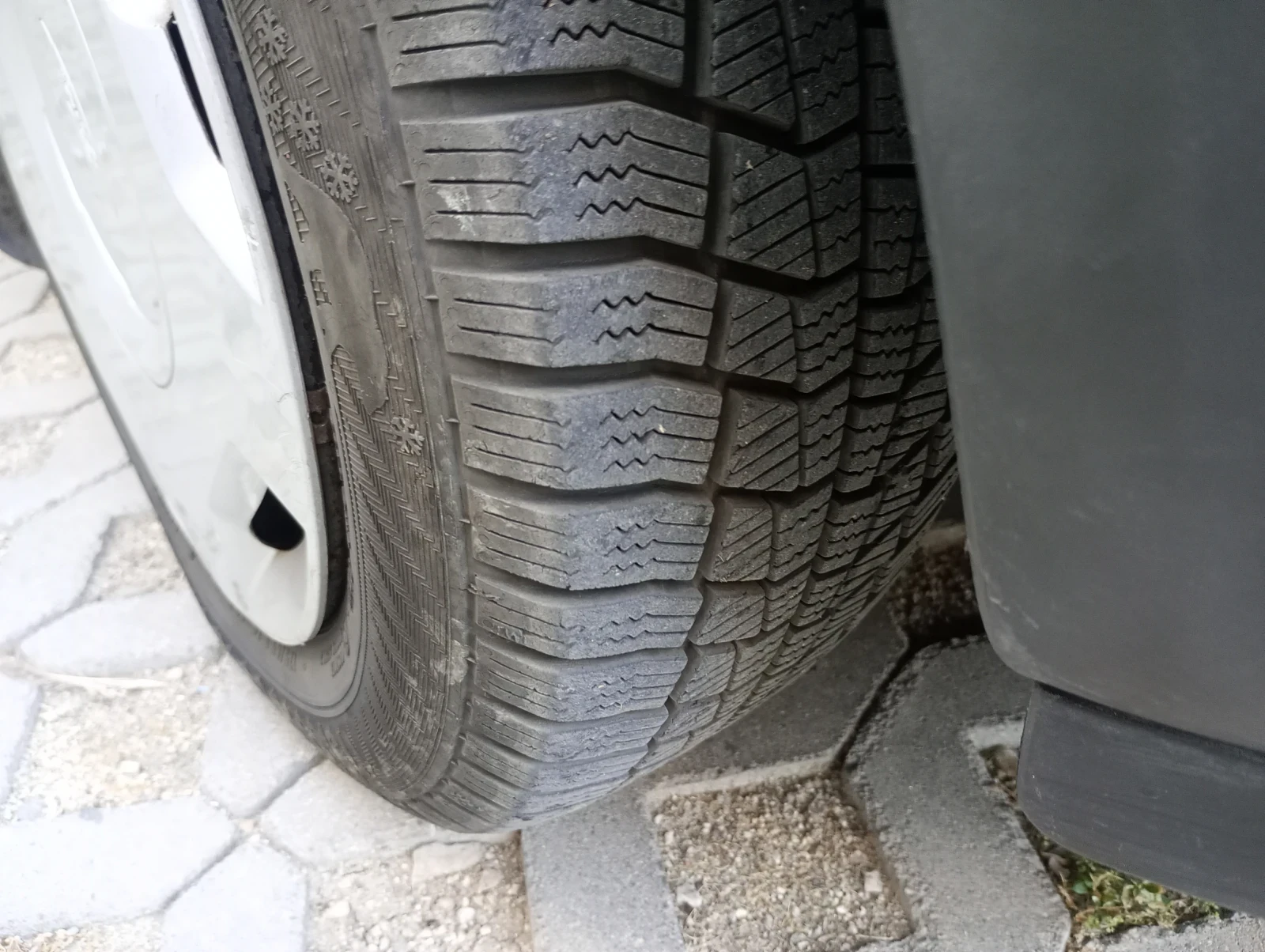Ford Fiesta 1, 3benzin , снимка 8 - Автомобили и джипове - 56023015