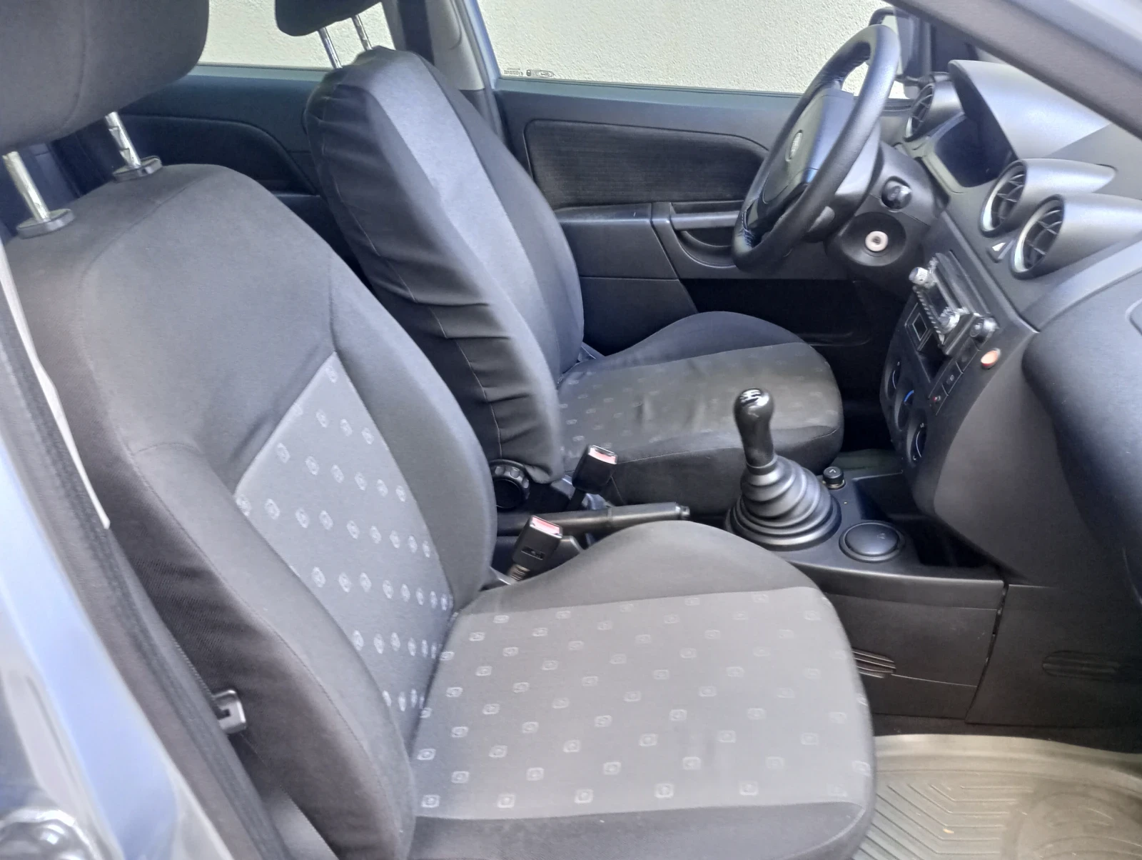 Ford Fiesta 1, 3benzin , снимка 14 - Автомобили и джипове - 56023015
