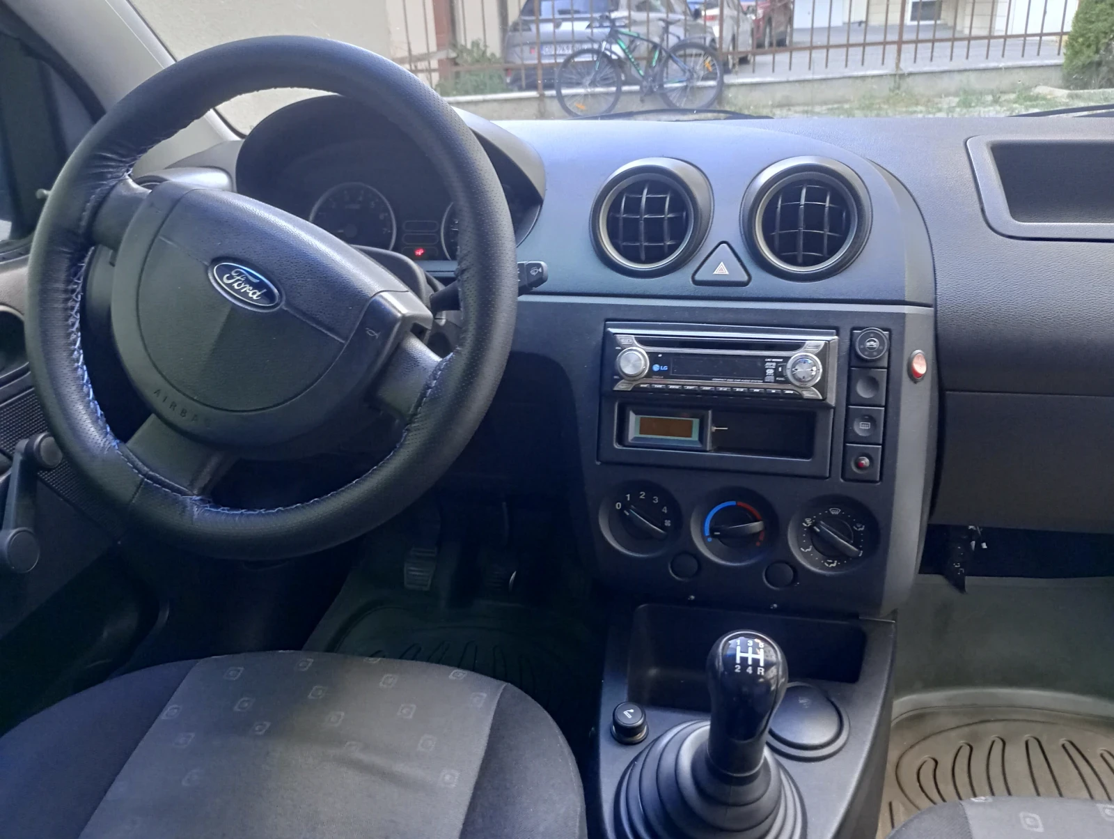 Ford Fiesta 1, 3benzin , снимка 15 - Автомобили и джипове - 56023015