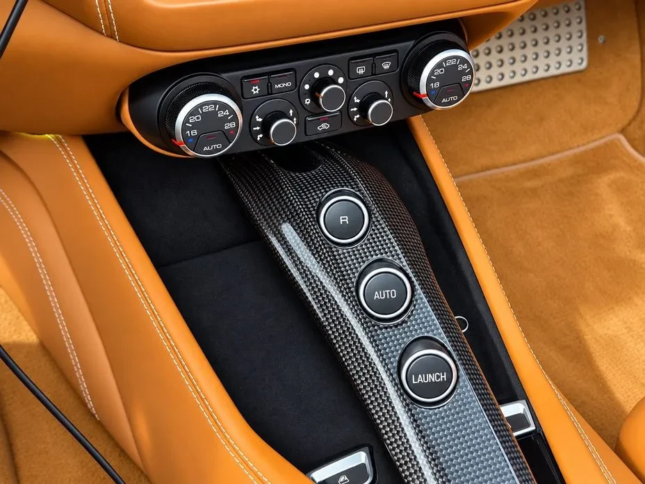 Ferrari California T 3.9 V8, снимка 13 - Автомобили и джипове - 56088243