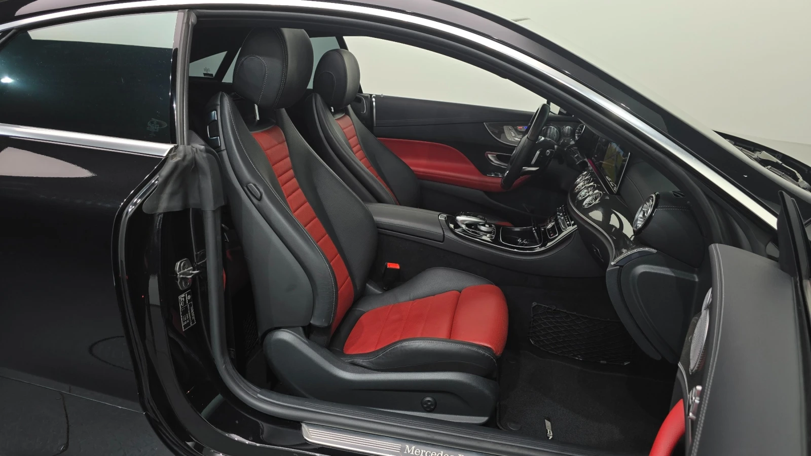 Mercedes-Benz E 400 3.0 V6 4MATIC , снимка 7 - Автомобили и джипове - 56118961