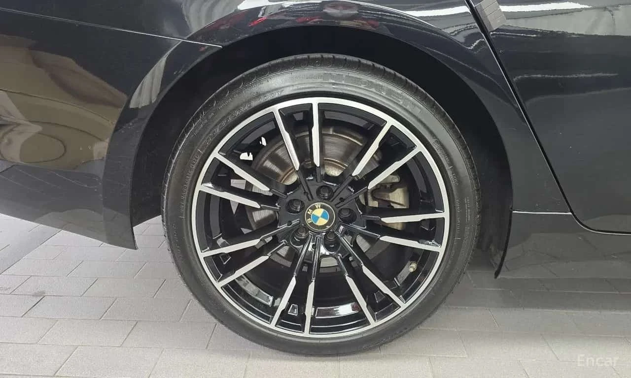 BMW 530 * 530i xDrive Luxury Plus * ФИНАНСИРАНЕ, снимка 5 - Автомобили и джипове - 56259210