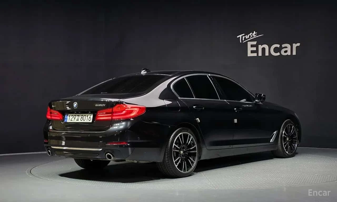 BMW 530 * 530i xDrive Luxury Plus * ФИНАНСИРАНЕ, снимка 2 - Автомобили и джипове - 56259210