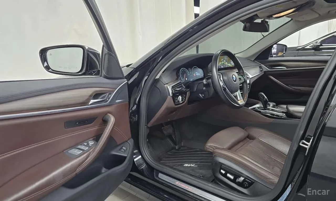 BMW 530 * 530i xDrive Luxury Plus * ФИНАНСИРАНЕ, снимка 10 - Автомобили и джипове - 56259210