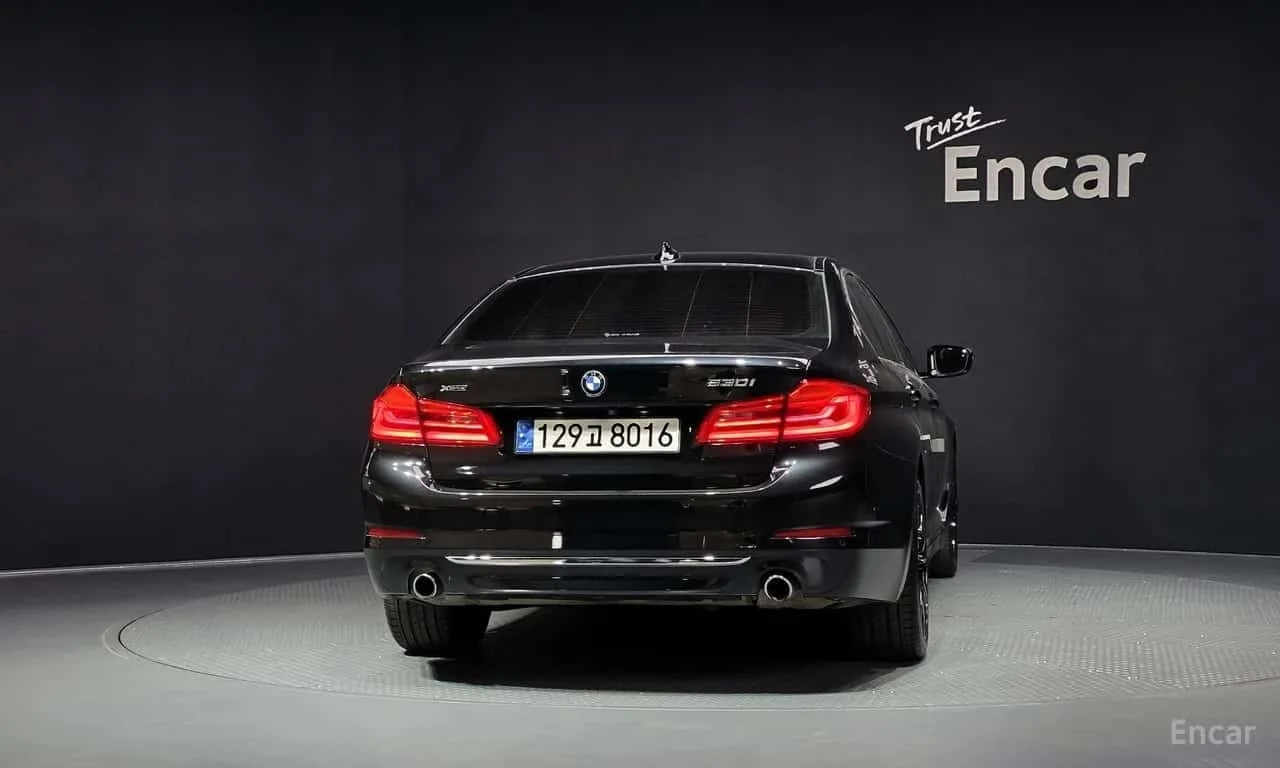 BMW 530 * 530i xDrive Luxury Plus * ФИНАНСИРАНЕ, снимка 4 - Автомобили и джипове - 56259210