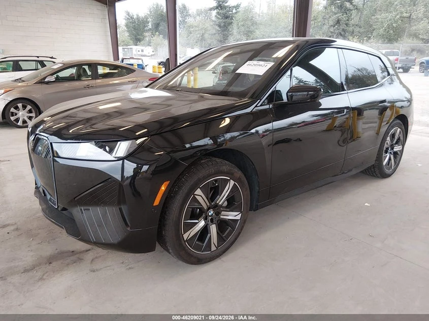 BMW iX xDrive45, снимка 2 - Автомобили и джипове - 56424801