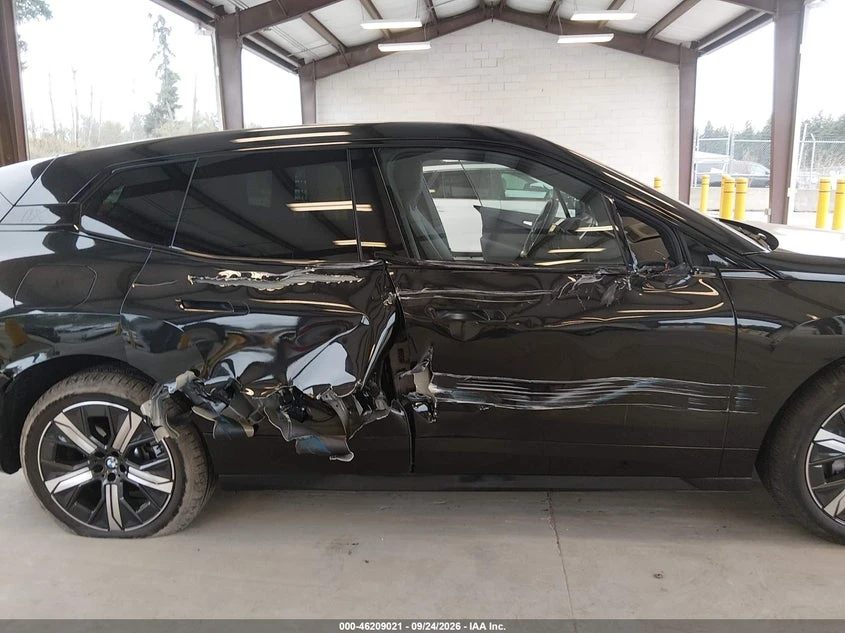 BMW iX xDrive45, снимка 6 - Автомобили и джипове - 56424801