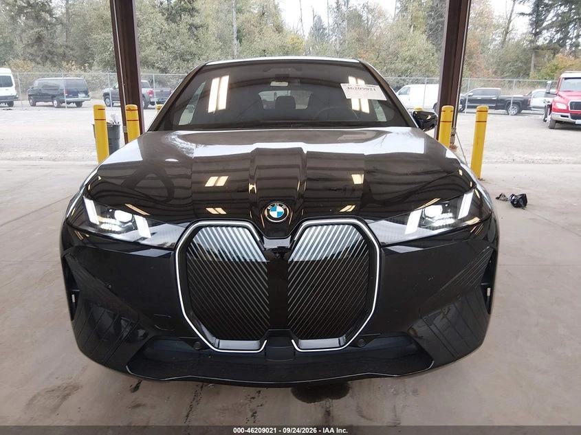 BMW iX xDrive45, снимка 13 - Автомобили и джипове - 56424801