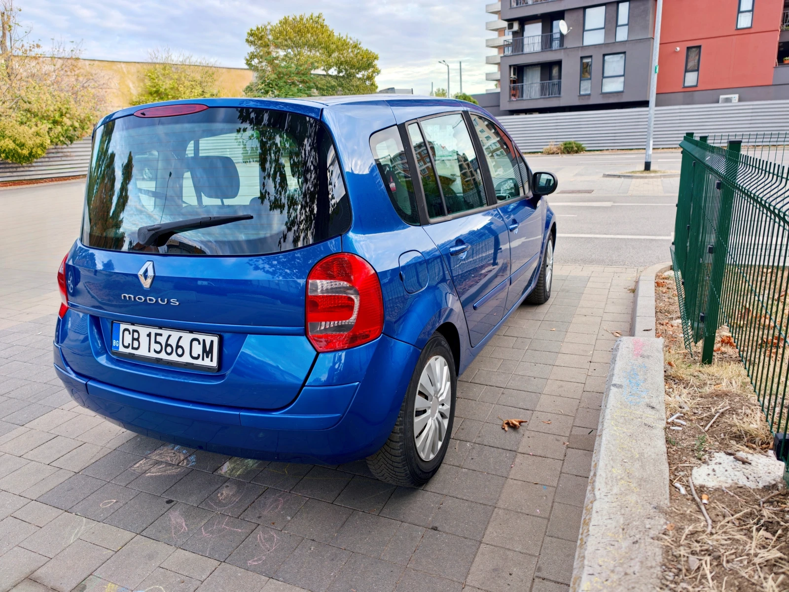 Renault Modus 1.6 Automatic (facelift), снимка 3 - Автомобили и джипове - 56444451