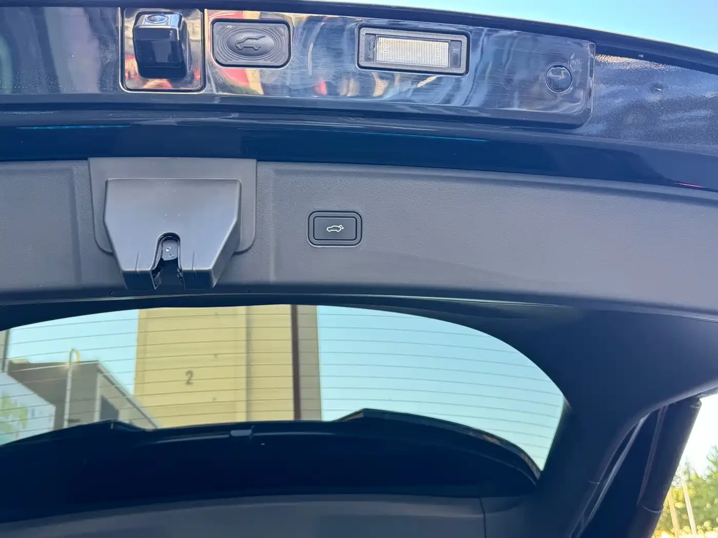 LynkCo 08 EM-P 2023 220km 4WD Performance Halo | Mobile.bg � ����������� 17