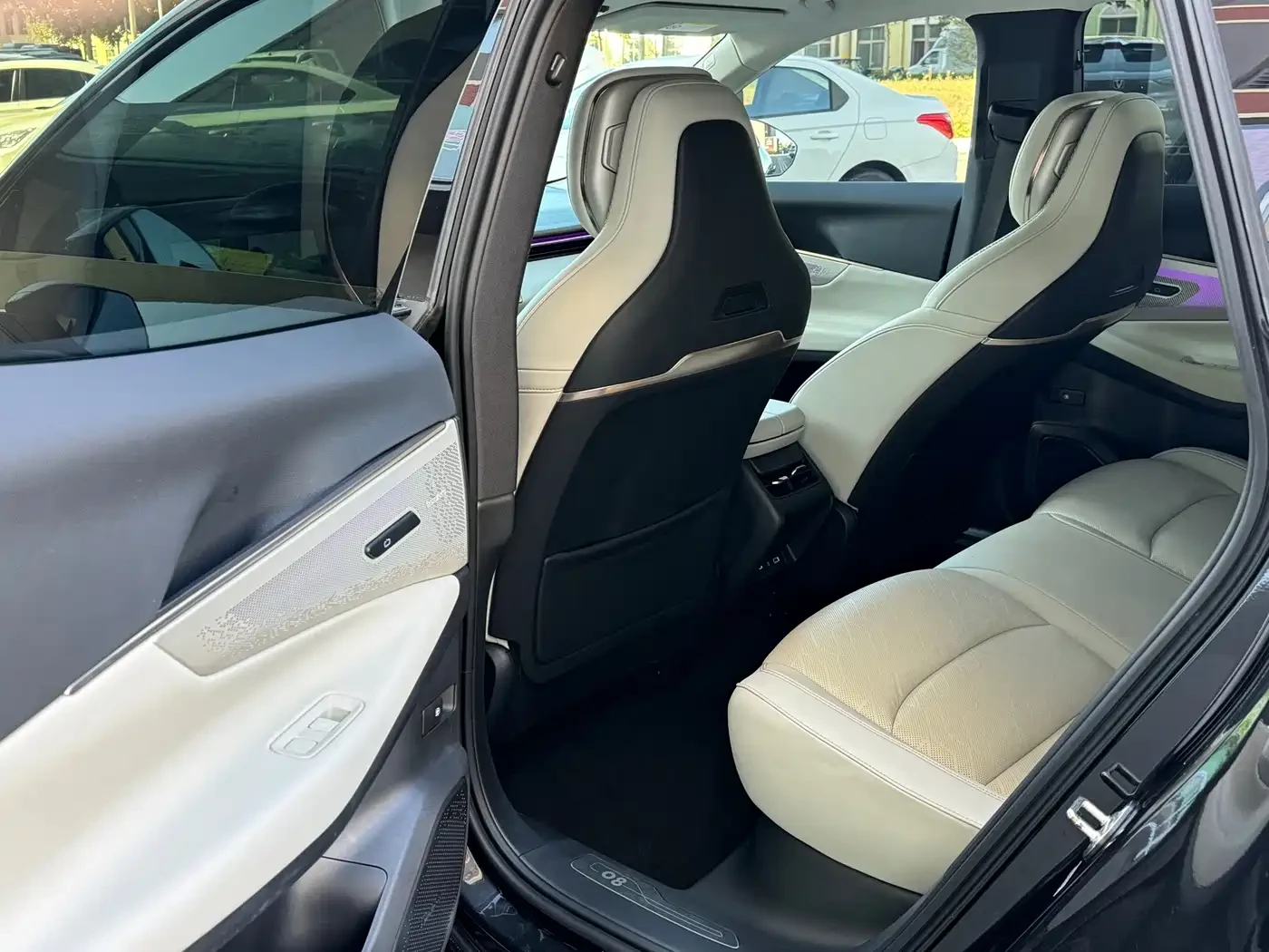 LynkCo 08 EM-P 2023 220km 4WD Performance Halo | Mobile.bg � ����������� 15