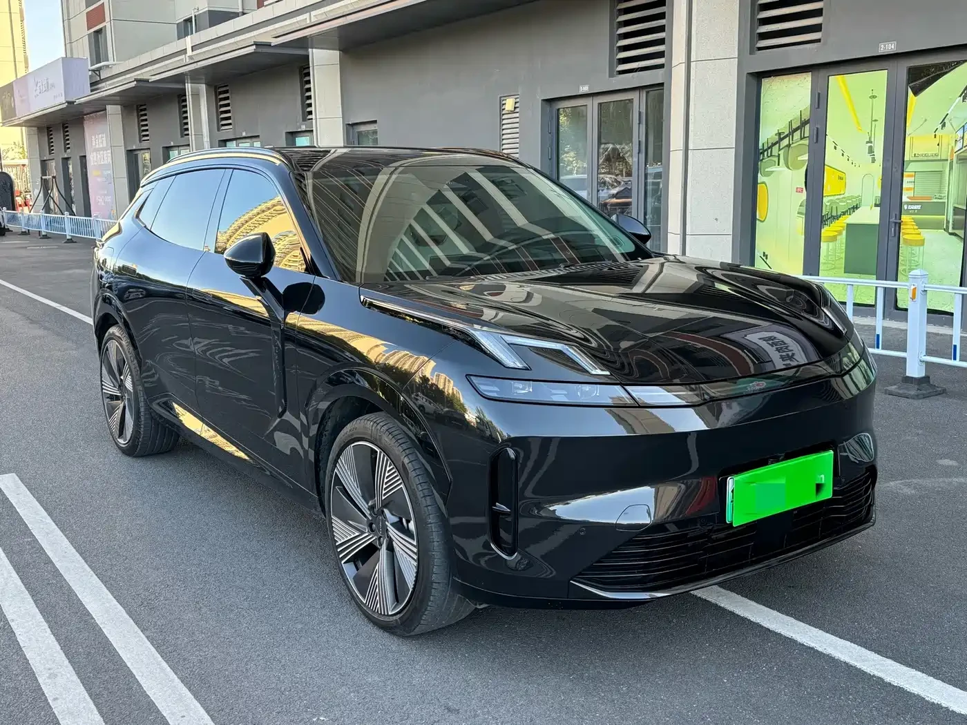 LynkCo 08 EM-P 2023 220km 4WD Performance Halo | Mobile.bg � ����������� 3