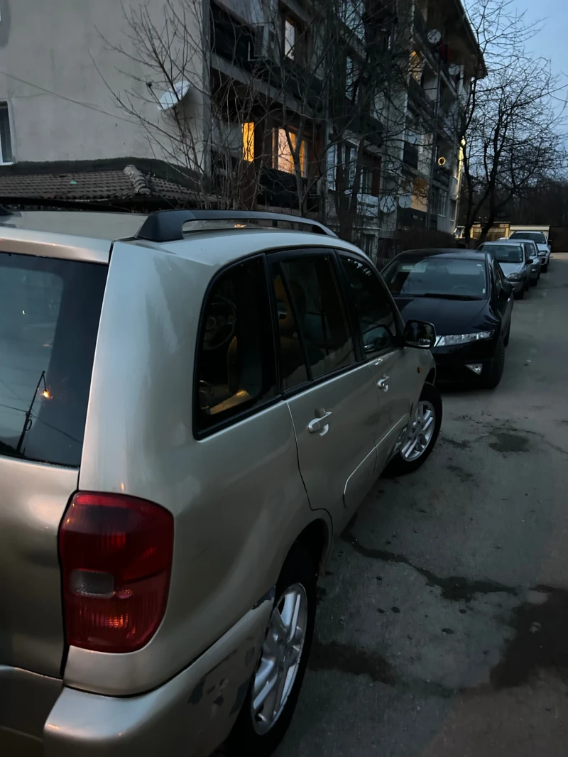 Toyota Rav4, снимка 4 - Автомобили и джипове - 48933336