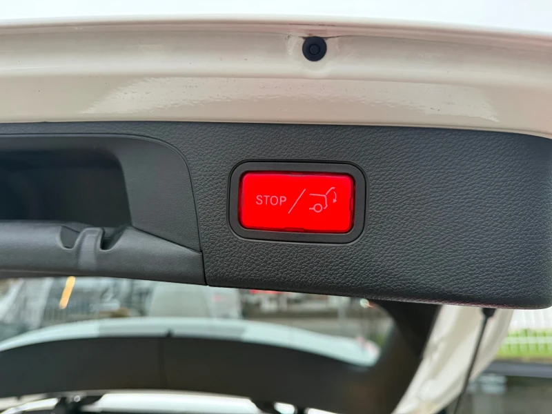 Mercedes-Benz GLC 300 Offroad* Facelift, снимка 16 - Автомобили и джипове - 52666609