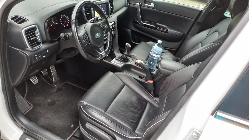 Kia Sportage PANO/ KEYLESS/ PODGREV/ NAVI, снимка 16 - Автомобили и джипове - 52714041