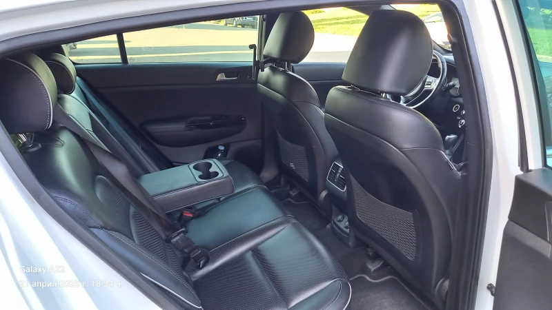 Kia Sportage PANO/ KEYLESS/ PODGREV/ NAVI, снимка 5 - Автомобили и джипове - 52714041