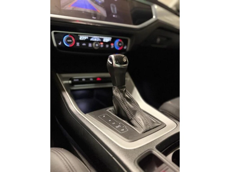 Audi Q3 * Komfort 45 TFSI quattro * CARFAX * БЕЗ ПЪРВОНАЧА, снимка 13 - Автомобили и джипове - 52959853