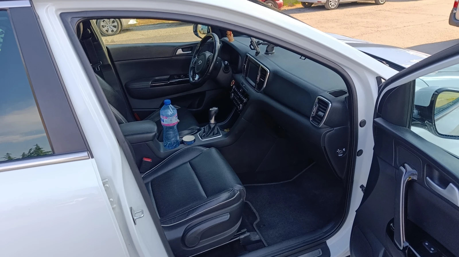 Kia Sportage PANO/ KEYLESS/ PODGREV/ NAVI, снимка 15 - Автомобили и джипове - 52714041