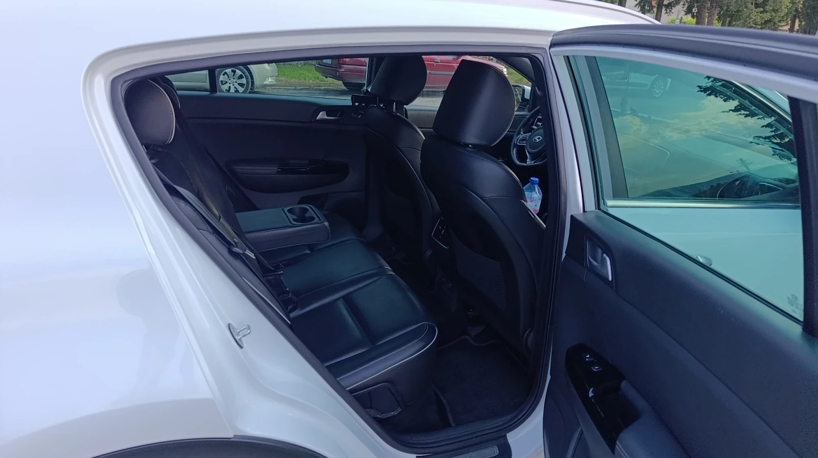 Kia Sportage PANO/ KEYLESS/ PODGREV/ NAVI, снимка 11 - Автомобили и джипове - 52714041