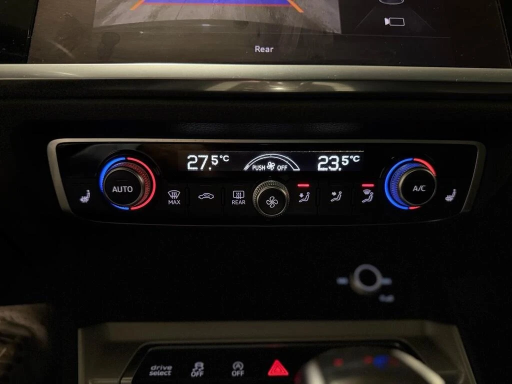 Audi Q3 * Komfort 45 TFSI quattro * CARFAX * ��� ��������� | Mobile.bg � ����������� 14