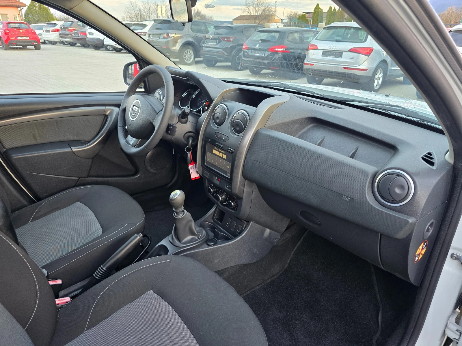 Dacia Duster 1.5DCI, 109к.с., Евро6, 2016г., снимка 13 - Автомобили и джипове - 53971075