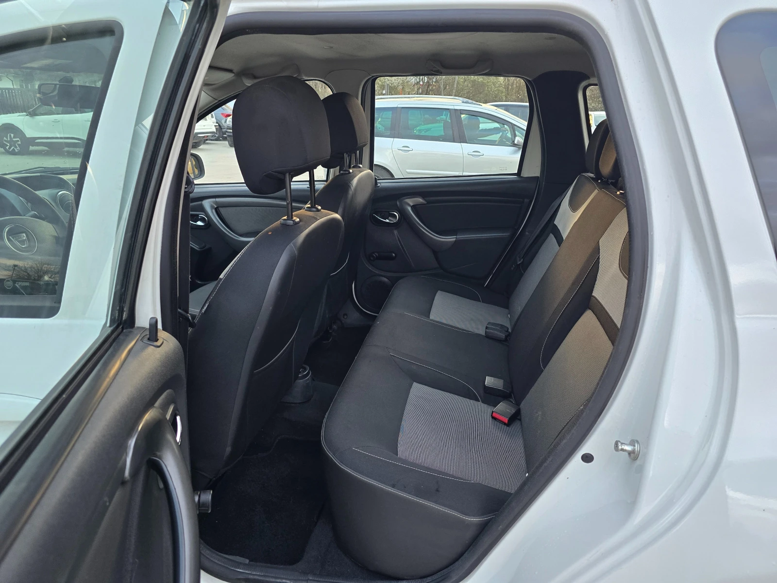 Dacia Duster 1.5DCI, 109к.с., Евро6, 2016г., снимка 11 - Автомобили и джипове - 53971075