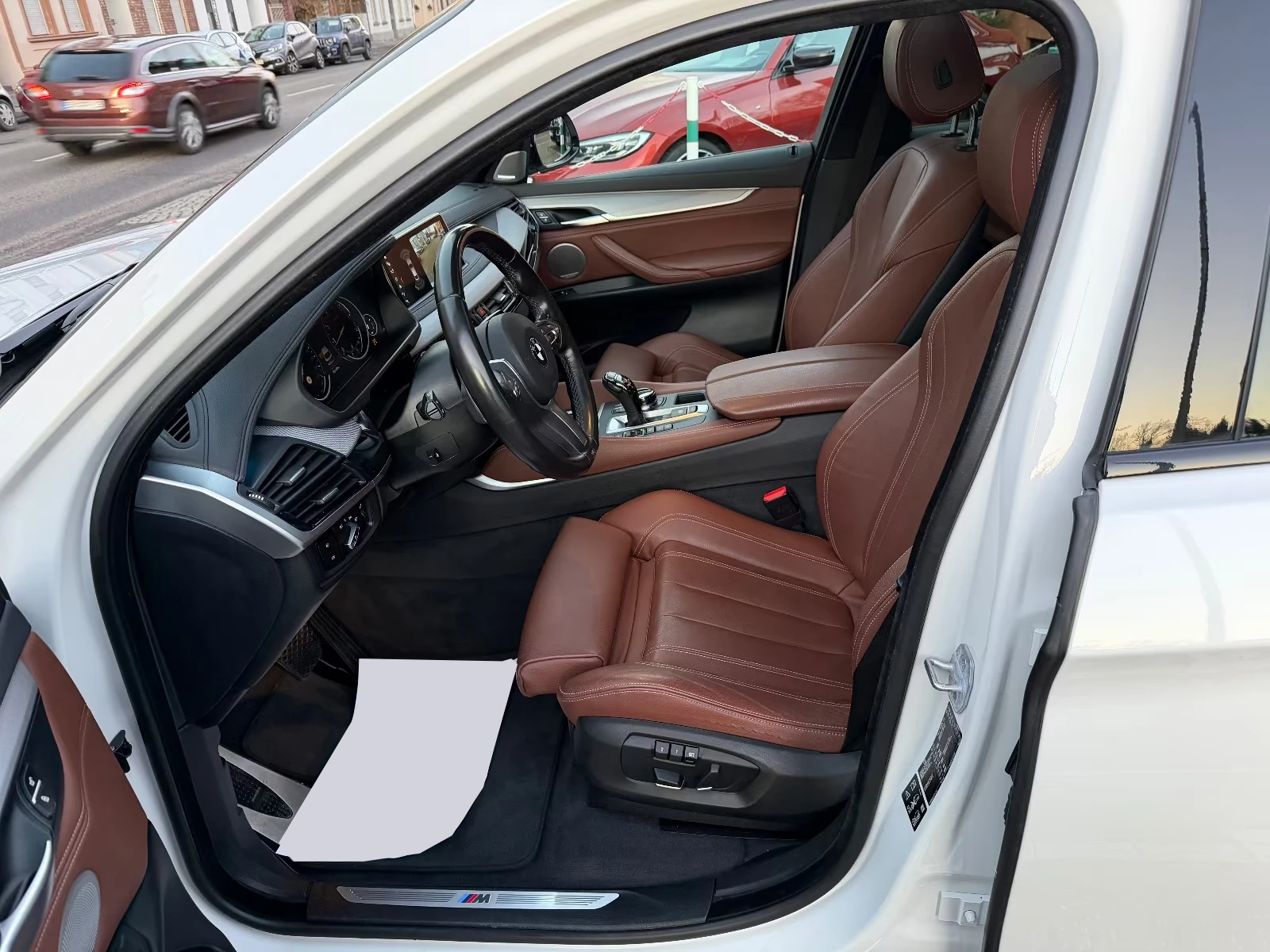 BMW X6 XDRIVE 50i/M SPORT/449HP/B&O/HUD/360/NAVI/192h, снимка 9 - Автомобили и джипове - 54220415